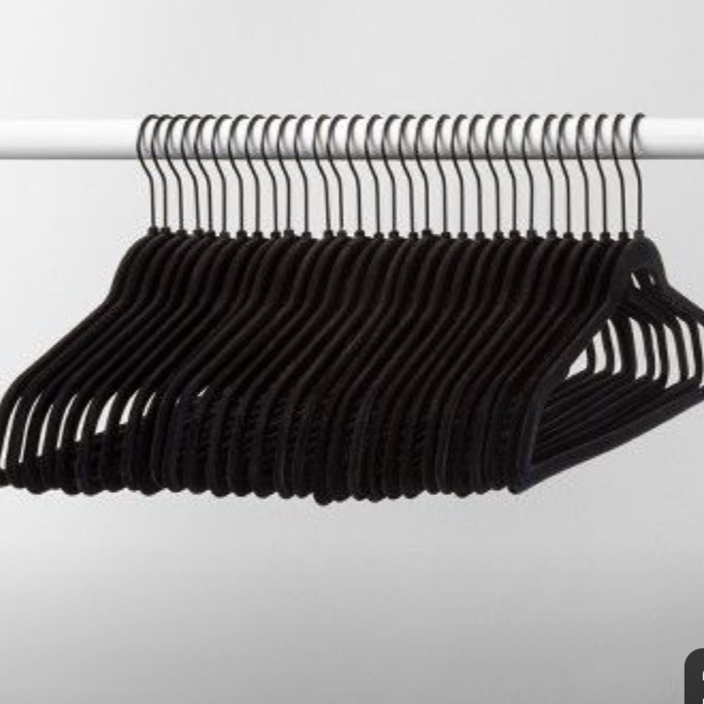 20 Black velvet hangers - Picture 2 of 2